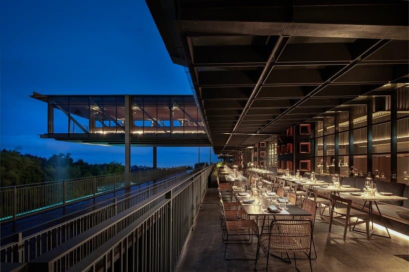 restaurant