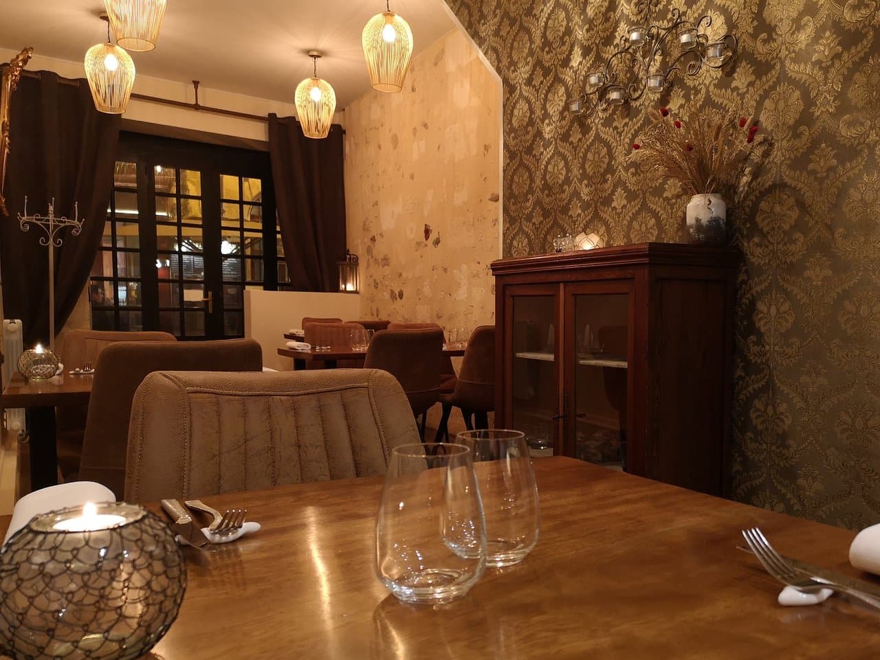 restaurant