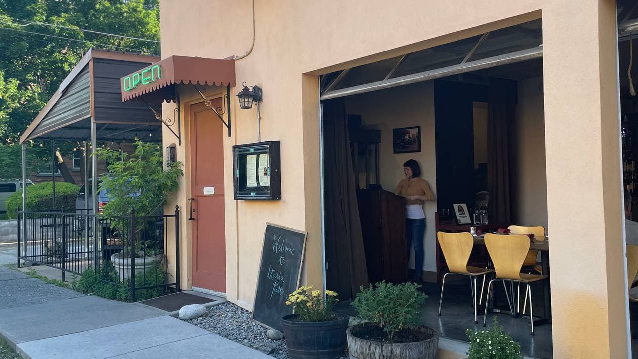 restaurant