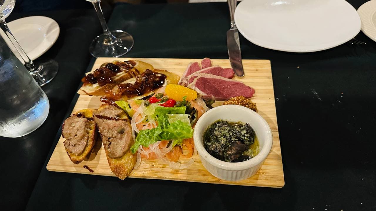 restaurant