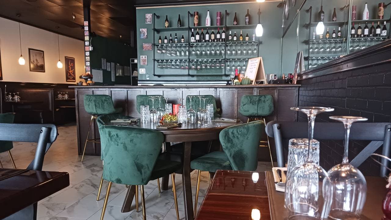 restaurant